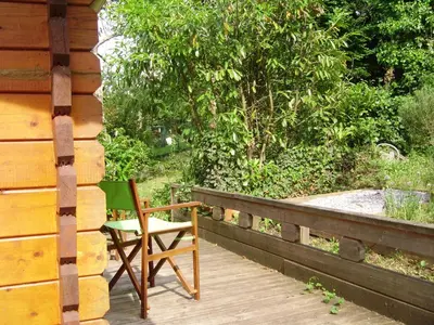 Jardin de l'établissement Chalet indépendant proche centre ville