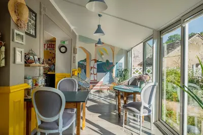 Coin salon dans l'établissement A La Lettre Thé