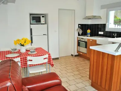Cuisine ou kitchenette dans l'établissement Charmant gîte en Touraine avec jardin privatif, idéal pour couple, proche des châteaux - FR-1-381-50
