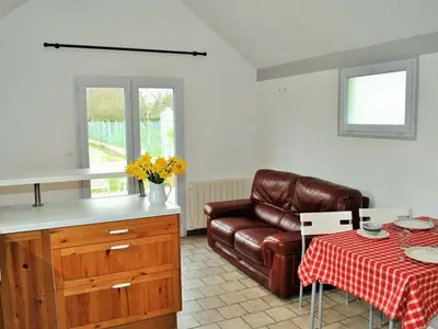 Coin salon dans l'établissement Charmant gîte en Touraine avec jardin privatif, idéal pour couple, proche des châteaux - FR-1-381-50
