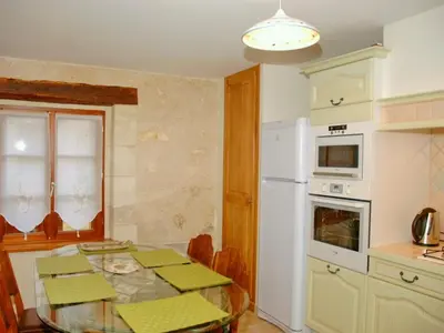 Cuisine ou kitchenette dans l'établissement Maison vigneronne XIXe au cœur du Val de Loire, proche châteaux - FR-1-381-82