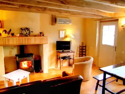 Télévision ou salle de divertissement dans l'établissement Gîte L'Orée du Bois : Charme Rural & Animaux Admis - FR-1-381-200