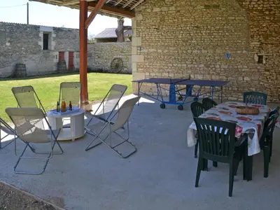 Terrasse ou espace extérieur de l'établissement Charmante maison en Touraine avec jardin et WIFI - FR-1-381-288