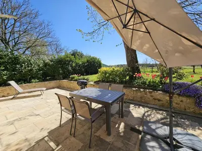 Jardin de l'établissement Gîte de charme en Touraine du Sud, jardin clos, 3 chambres - FR-1-381-321