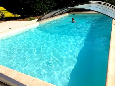 Piscine de l'établissement Charmante demeure du 17e en Touraine avec piscine privative - FR-1-381-368 ou située à proximité