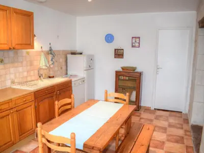 Cuisine ou kitchenette dans l'établissement Gîte charmant en Touraine avec jardin et WIFI - FR-1-381-444