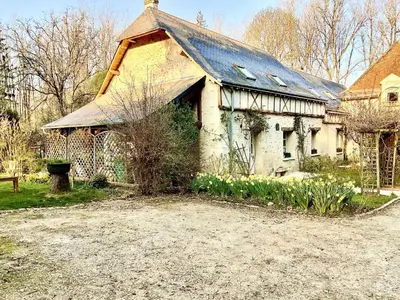 Jardin de l'établissement Maison Authentique avec Parc, Cheminée et Équipements Modernes au Cœur de la Vallée de la Loire - FR-1-381-468