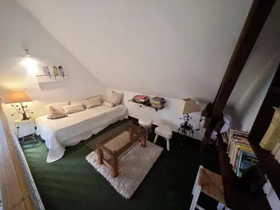Un ou plusieurs lits dans un hébergement de l'établissement Gîte confortable avec parc boisé, activités familiales et équipements modernes près de la Loire - FR-1-381-470