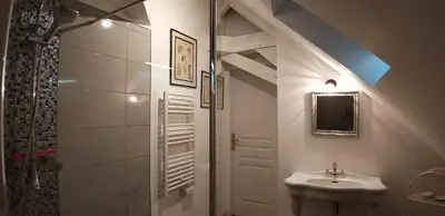 Salle de bains dans l'établissement Gîte du Château