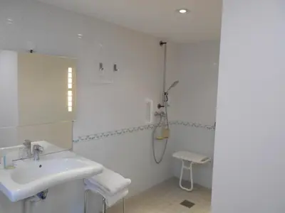 Salle de bains dans l'établissement Maison d'hôtes Le Manoir de Contres