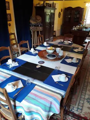 Restaurant ou autre lieu de restauration dans l'établissement Les Talvasières