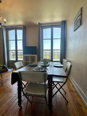 Télévision ou salle de divertissement dans l'établissement Les bords de Loire - En plein coeur de Blois