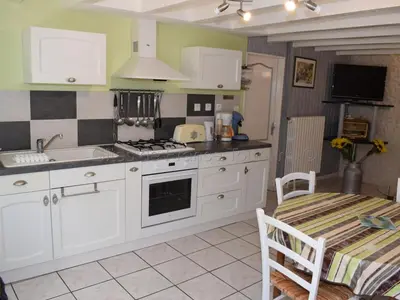 Cuisine ou kitchenette dans l'établissement Gîte 40m² au calme avec cour privée - FR-1-381-24