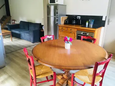 Cuisine ou kitchenette dans l'établissement Gite Le Bois aux Moines