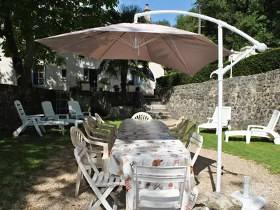 Jardin de l'établissement Séjour Authentique dans un Ancien Moulin - Gîte Confort avec Jardin Privatif - FR-1-381-475