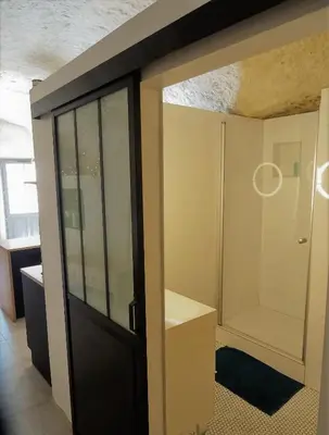 Salle de bains dans l'établissement Gite de Loup-Terre