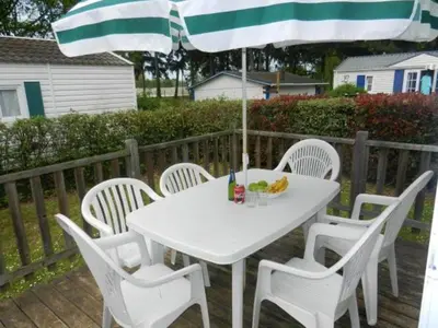 Plan de l'établissement Bungalow charmant à Trogues avec piscine partagée