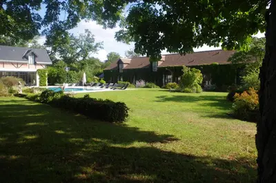 Jardin de l'établissement Manoir des Logis