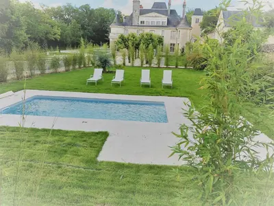 Piscine de l'établissement Cottage de la Tour - Duplex troglodyte of 100 m ou située à proximité