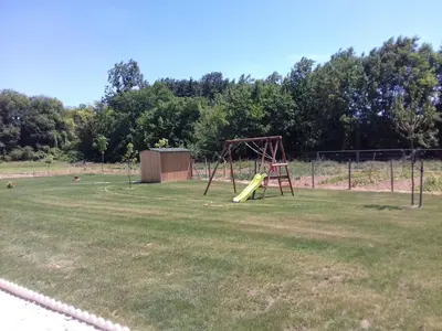 Aire de jeux pour enfants de l'établissement Le paradis des caves