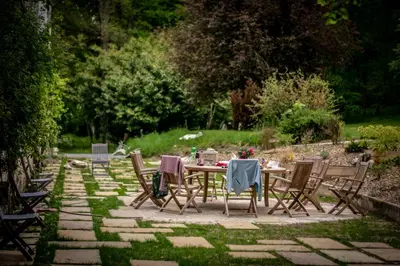 Jardin de l'établissement Bed & Breakfast - La closerie de la Fuye