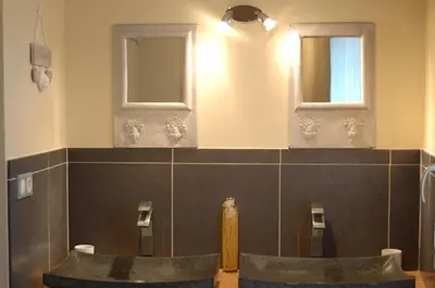 Salle de bains dans l'établissement La Grange Dîmière, près de Tours