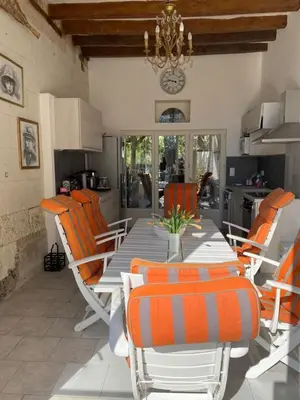 Coin salon dans l'établissement Maison des Arts Francueil