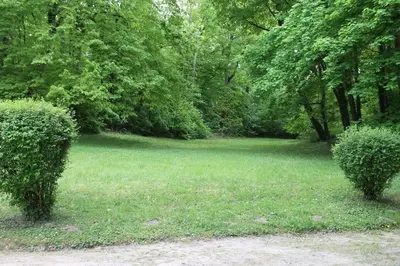 Jardin de l'établissement L'intemporel, gîte de charme pour 4 à 5 personnes