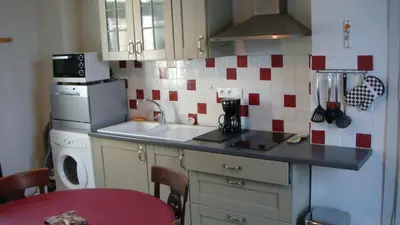 Cuisine ou kitchenette dans l'établissement gite montreuil le henri 2 pers