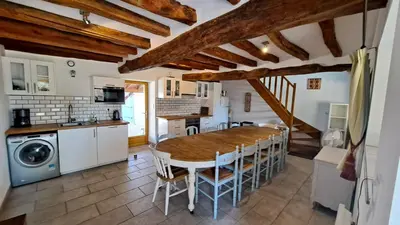 Cuisine ou kitchenette dans l'établissement Gîtes Angulus Ridet