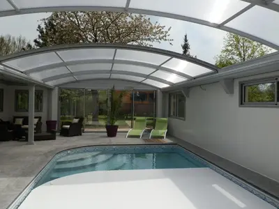 Piscine de l'établissement La Roulotte du Domaine de Meigné ou située à proximité