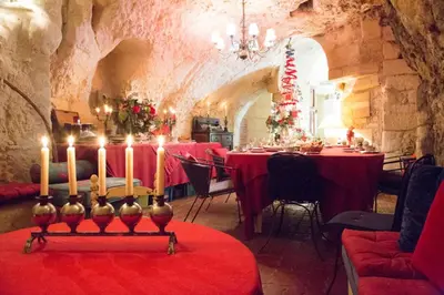 Restaurant ou autre lieu de restauration dans l'établissement B&B La Closeraie