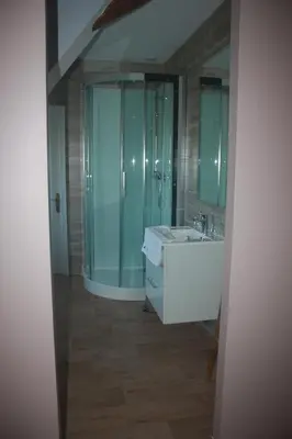 Salle de bains dans l'établissement Le Domaine de Bella