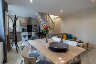 Cuisine ou kitchenette dans l'établissement Gîtes à côté de Chambord, Blois, Cheverny