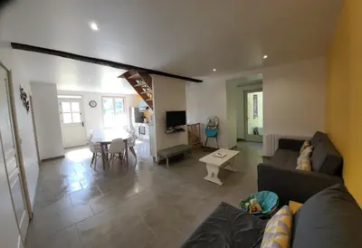 Télévision ou salle de divertissement dans l'établissement La Graine de Beurre proche zoo de Beauval