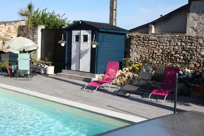 Piscine de l'établissement La Douce France Trianon ou située à proximité