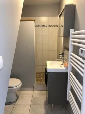 Salle de bains dans l'établissement La Vove