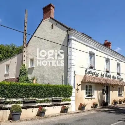 Logis Hôtel Auberge du Port des Roches