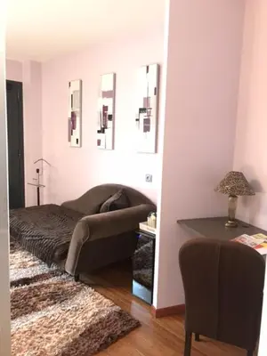 Coin salon dans l'établissement La Gourmandine