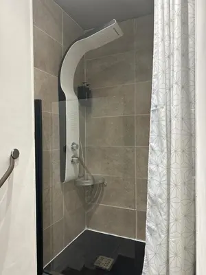 Salle de bains dans l'établissement KVS Concept- Hébergement premium & accueil professionnel