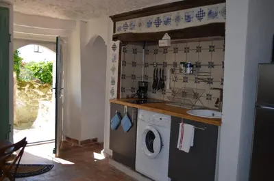 Cuisine ou kitchenette dans l'établissement Les Troglos de l'Echeneau