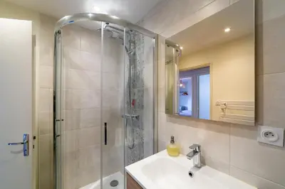 Salle de bains dans l'établissement Happy Loft - Centre historique + parking privé