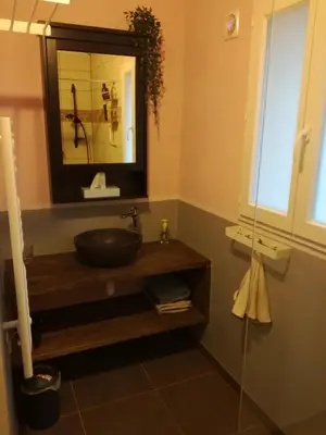 Salle de bains dans l'établissement gîte papillon 4