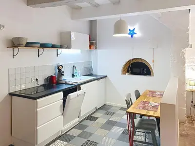 Cuisine ou kitchenette dans l'établissement Appartement spacieux avec une vue sur Tours ( 38m²) -Gite de Bellevue