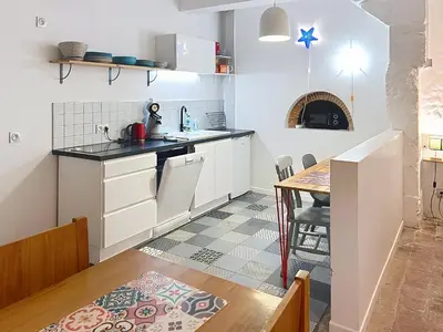 Cuisine ou kitchenette dans l'établissement Appartement spacieux avec une vue sur Tours ( 38m²) -Gite de Bellevue