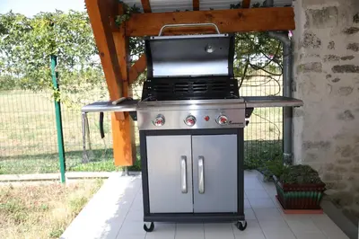 Cuisine ou kitchenette dans l'établissement GITE MONTGOLFIÈRE 4 PERSONNES