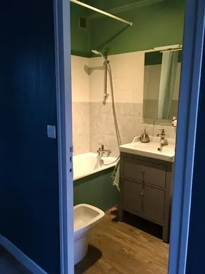 Salle de bains dans l'établissement La Maison Haute