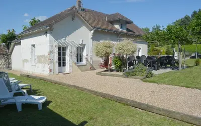 Jardin de l'établissement gite du vivier 2km du parc beauval