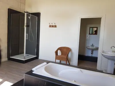 Salle de bains dans l'établissement Domaine de l'Oie Rouge