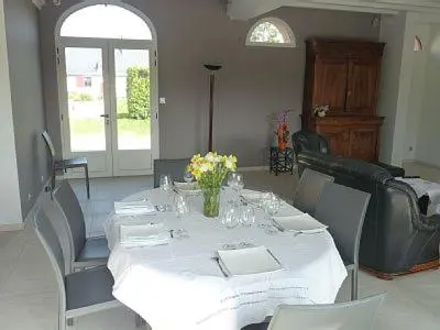 Coin salon dans l'établissement Jolie Maison de Campagne en pierre de tuffeau